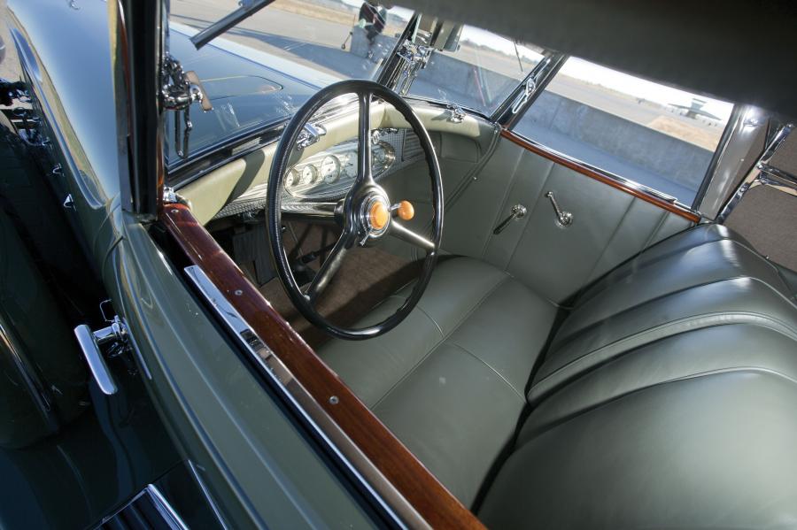  Chrysler CL Imperial Convertible Roadster by LeBaron 1932 года  (фото 16 из 26)